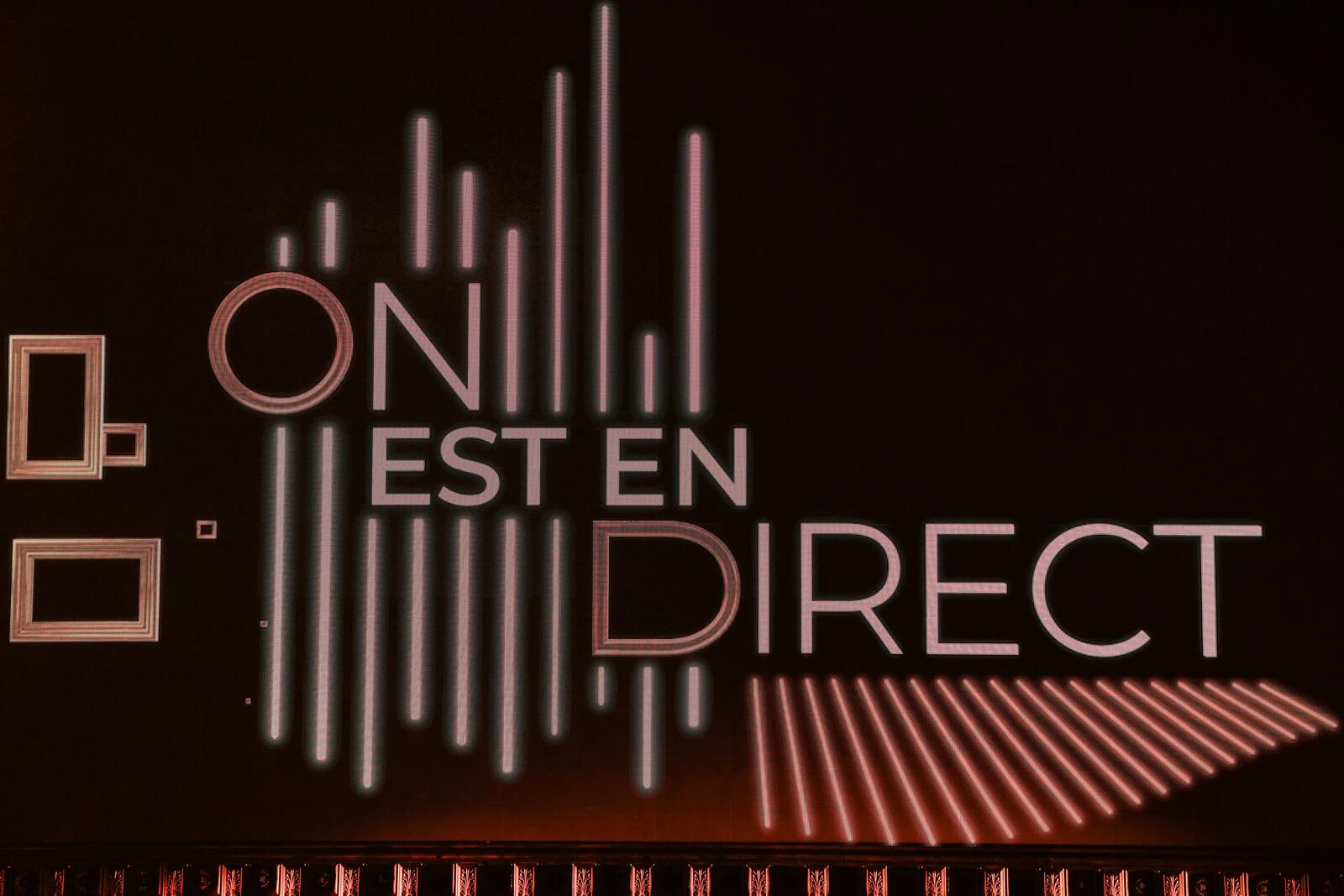 Invités On Est En Direct Voici la liste des nombreux invités d'On est en direct ce samedi 4 juin sur  France 2. - LeBlogTVNews