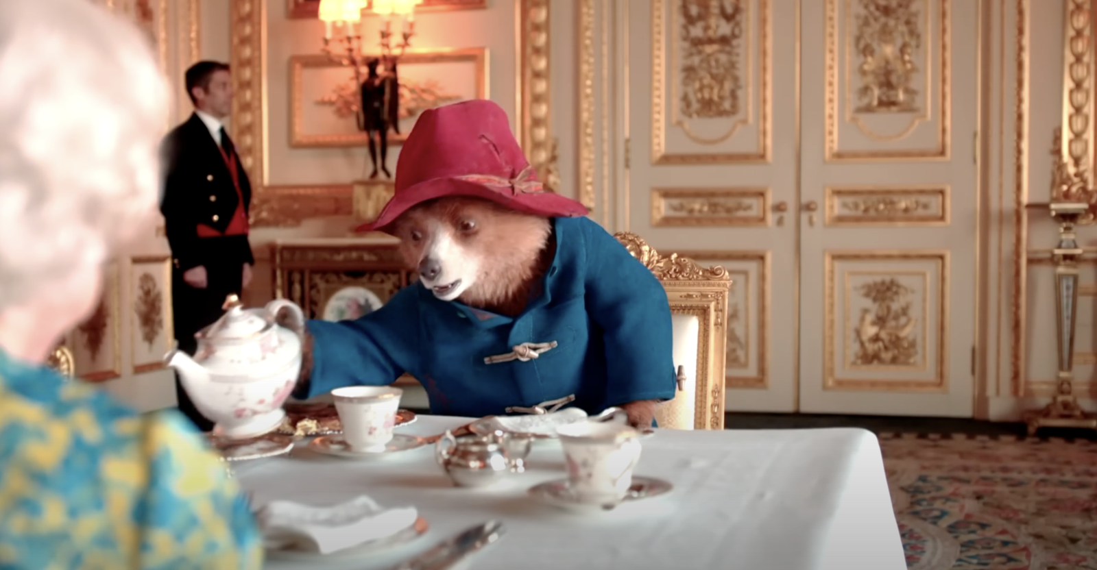 Les ours Paddington pour Elizabeth II donnés à une association