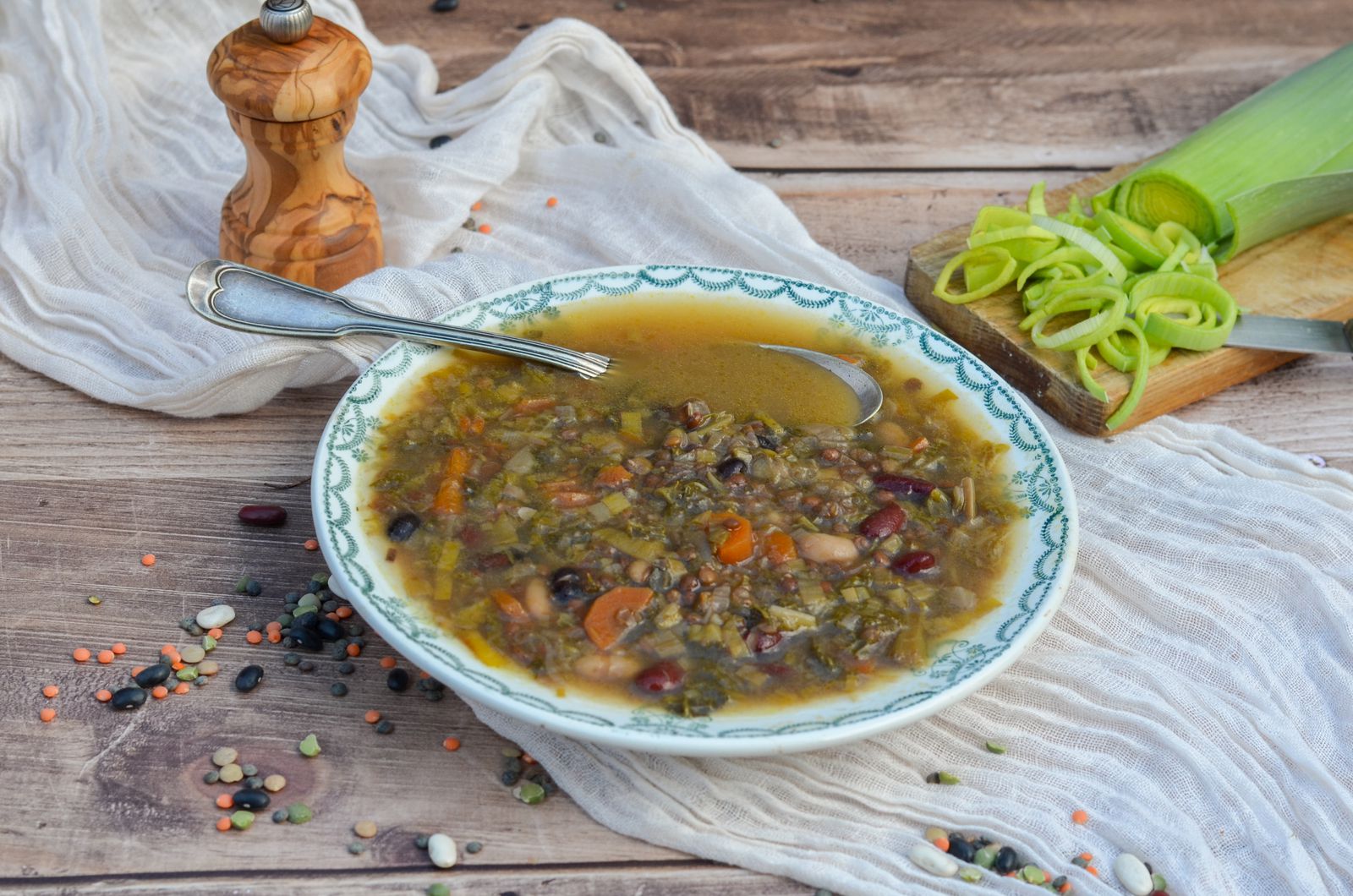 Soupe-repas aux légumes et légumineuses - Je Cuisine