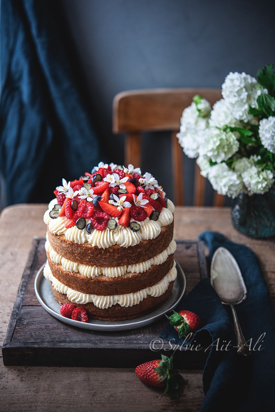 Layer cake aux fruits rouges pour fêter l'été - Amuses bouche