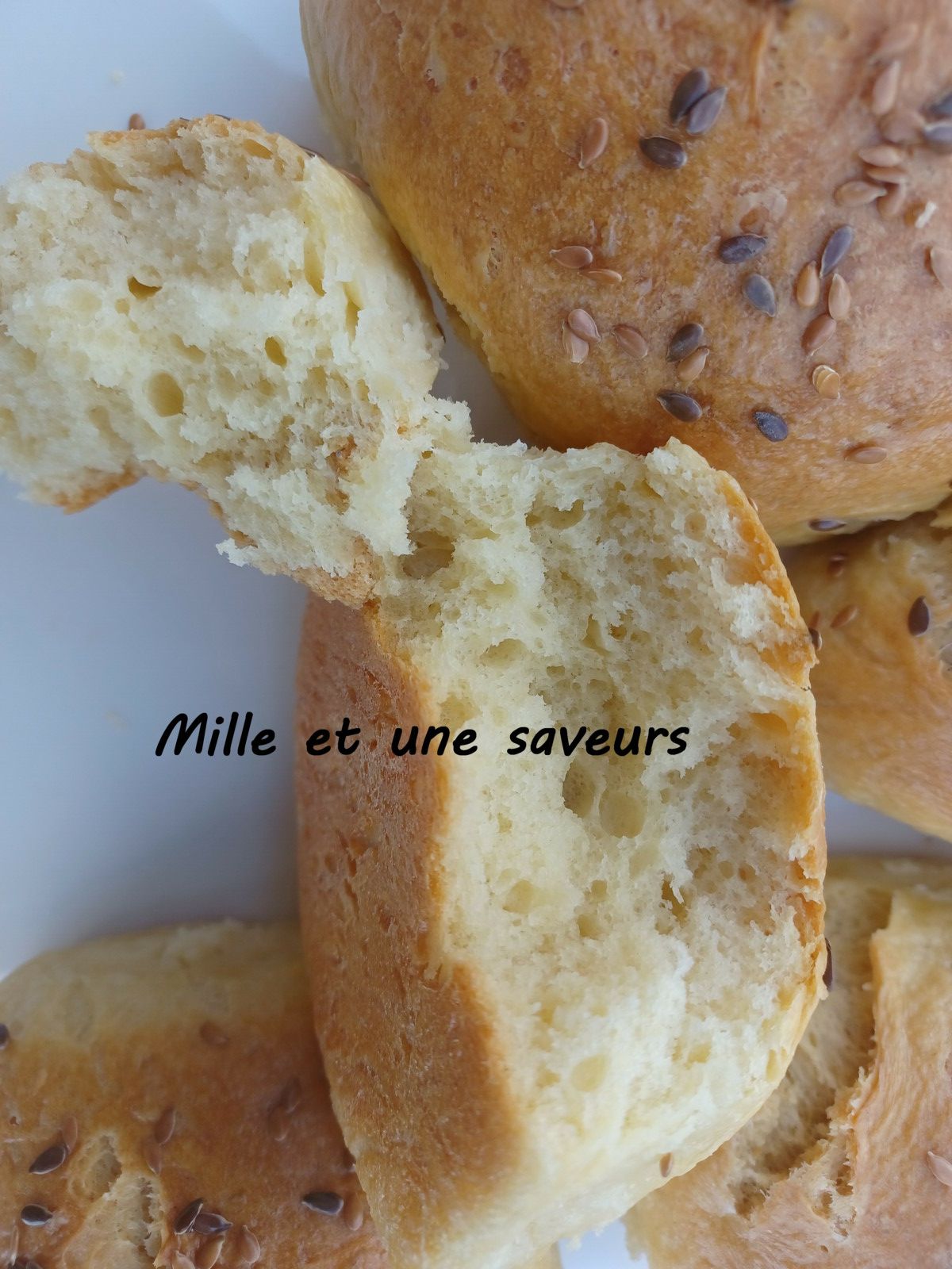 Une copie de petits pains cuits à l'eau, puis au four, recette express -  mille et une saveurs dans ma cuisine