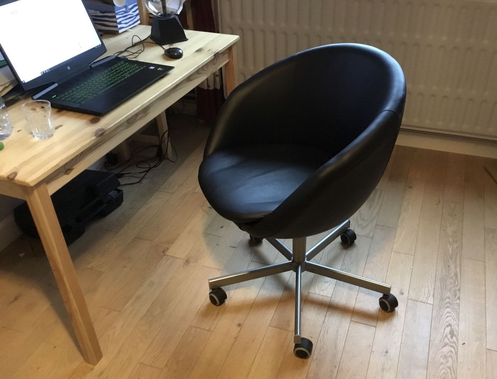 Chaise bureau scandinave jolie et confortable pour ado ou