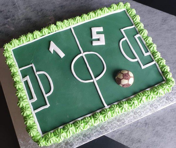 Recette d'un gâteau représentant un terrain de foot