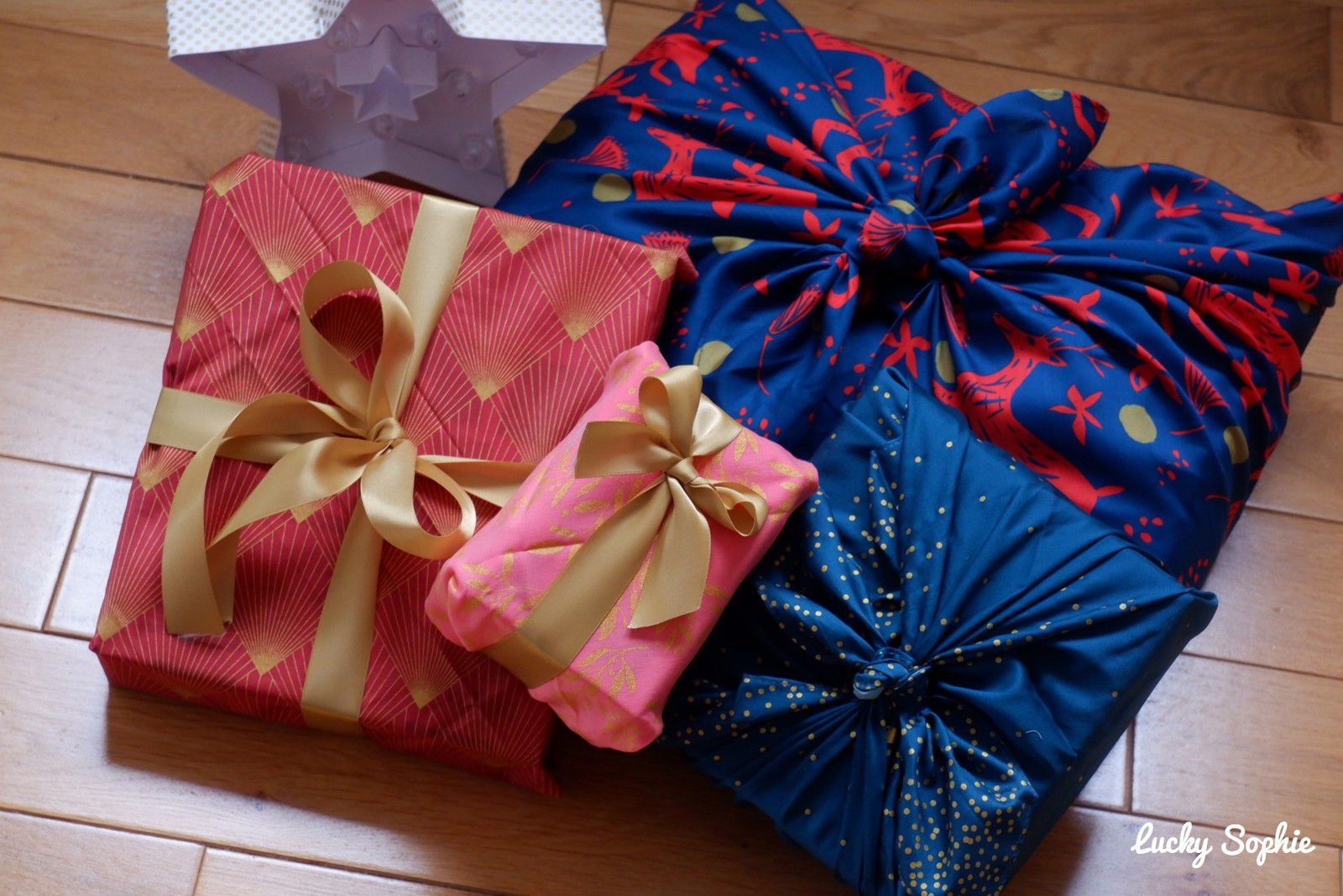 Paquets cadeaux de Noël éco-responsables : kraft, sacs tissu et furoshiki -  Lucky Sophie blog famille voyage