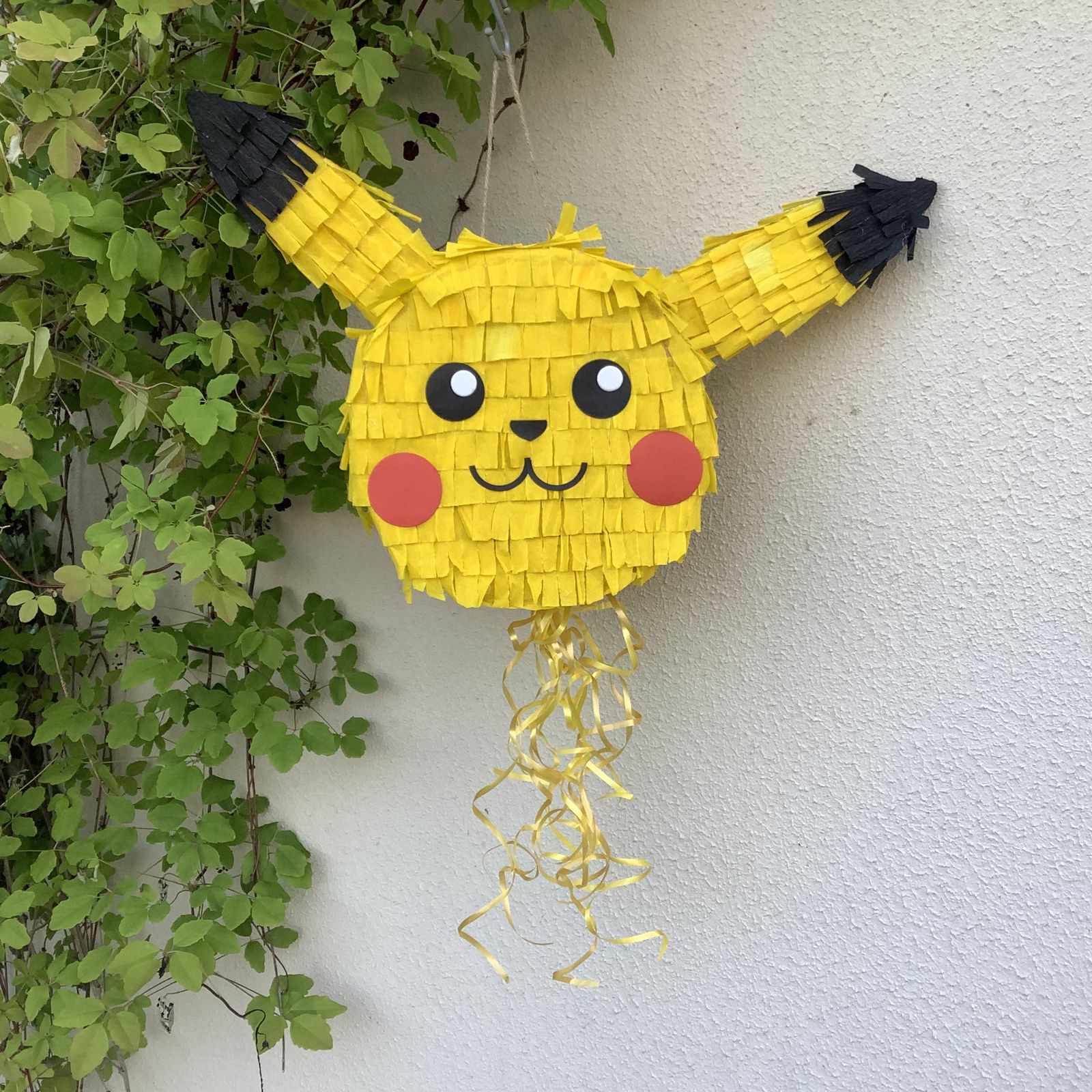 Piñata : Pikachu pour les 7 ans d'Anakyne - Le blog de diddlindsey