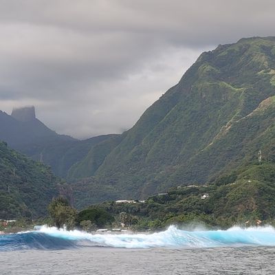 Tu voulais voir les Tuamotu? Bah tu verras les îles sous le vent... plus en détail!