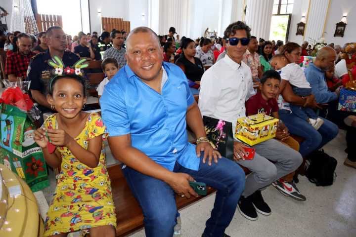 Programa “Viste un Niño en Navidad 2023” regaló sonrisas a niños y niñas de Puerto Cabello 