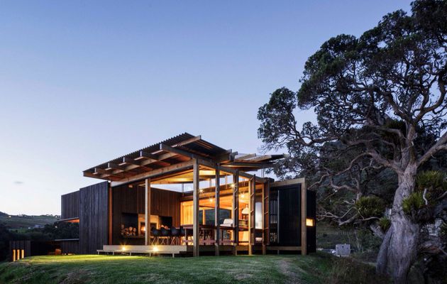 Auckland, New Zealand Castle Rock House by Herbst Architects