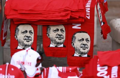 Erdogan accuse les Etats-Unis de le « poignarder dans le dos » alors que la crise s'intensifie en Turquie