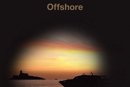 OFFSHORE de Pétros Markaris. Ed. Seuil.