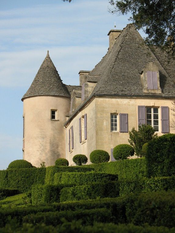 Plus d'infos (Wikipedia) : 

http://fr.wikipedia.org/wiki/Jardins_de_Marqueyssac