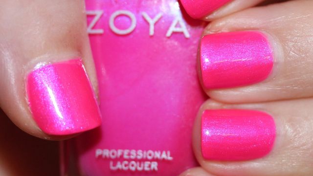 Zoya Lola