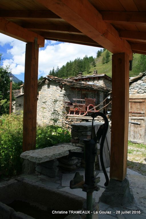 HAMEAU DE LA GOULAZ - VALLEE D'AVEROLE