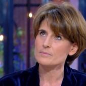 Malaise - La directrice des EHPAD Korian tente d'éteindre la polémique mais reconnaît sur France 5 avoir distribué 50 millions à ses actionnaires et avoir moins de personnel que les établissement publics.