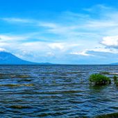 DE LA CHAÎNE DES MARIBIOS A L'ILE D'OMETEPE