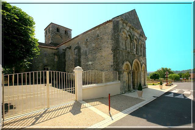 Diaporama église fortifiée de Bécheresse