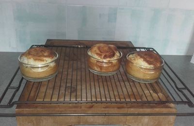 Soufflés de petits suisses, ciboulette et compté 