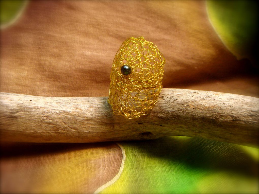 Album - Metal crocheté et perles de Tahiti.