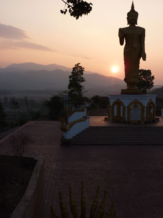 Montee vers le nord du nord du Laos pour se rapprocher de la Chine et voir ...