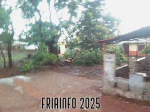 UNE TORNADE S'ABAT SUR FRIA ET CAUSE PLUSIEURS DEGÂTS A LA VILLE !