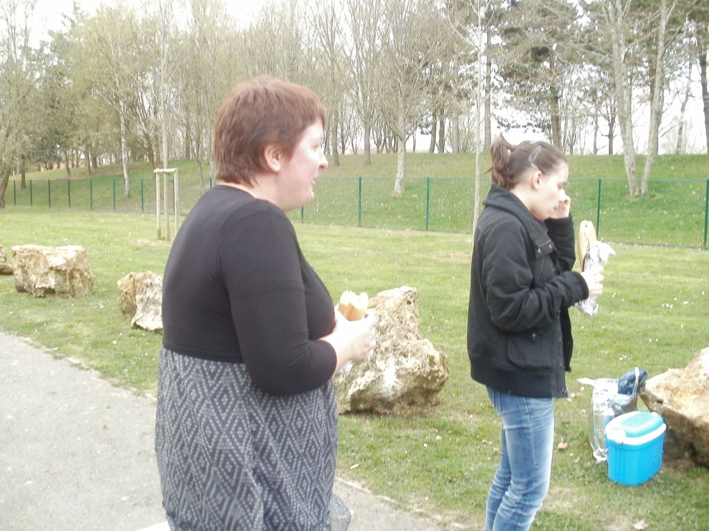 SORTIE DANS LES YVELINES LE 26/03/2011
JACQUELINE, NADEGE, SYLVIE, DOMINIQUE, FLORENCE, VALERIE, LAURINE, ISABELLE, VALERIE ET SOPHIE. Quelle superbe journée !!!