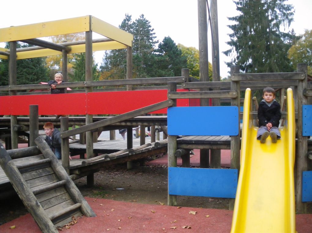 Au parc d'Isle de St-Quentin, à la maison, les photos de classe, ...