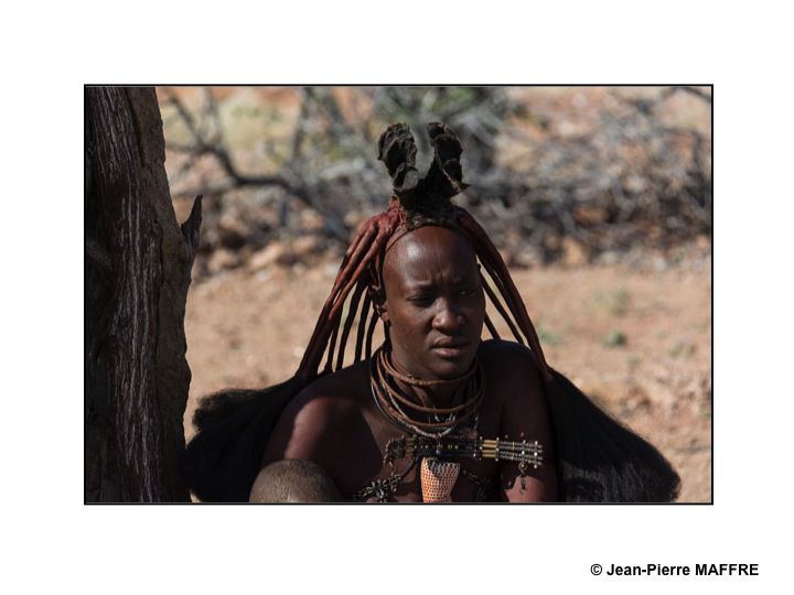 Présents en Afrique australe, les Himbas sont principalement établis au nord de la Namibie dans le désert côtier du Kaokoveld.