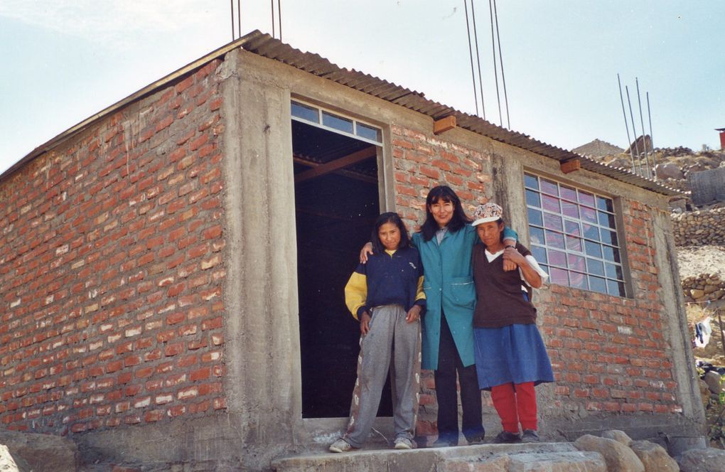 Arequipa : la ville, ses faubourgs, les deux Crèches pour les enfants de mères abandonnées par leur mari, et l'action des bénévoles venus de Bretagne...