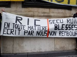 REVENDICATIONS POLITIQUES DES GILETS JAUNES