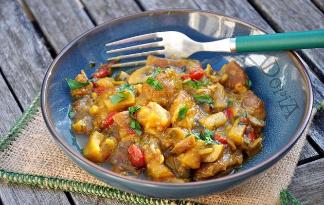 Sauté de porc à l'ananas, aux oignons et poivron rouge 