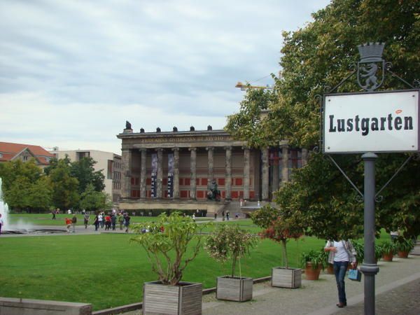 Naja Berlins Sehenswürdigkeiten und Anti-Sehenswürdigkeiten