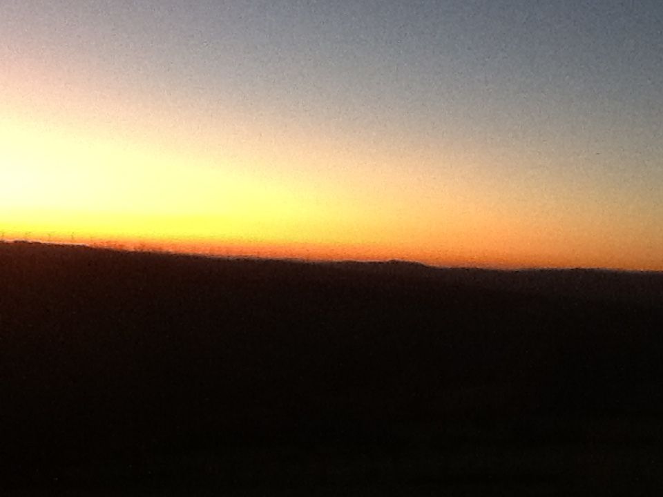 Lever du soleil en Asturies au depart de l'étape , coucher en Galice au repas.