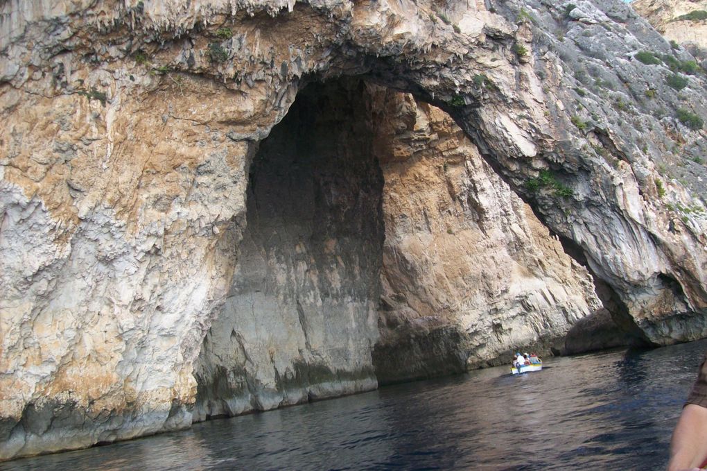 La côte sud, c’est la partie sauvage de Malte ! Ses grottes marines, 
ses temples néolithiques, ses ports aux barques de pêche colorées … 
possèdent un charme authentique.