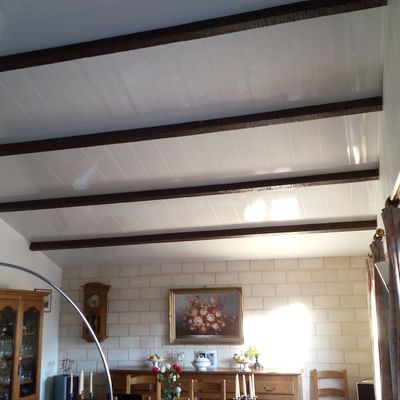 Isolation d'un plafond poutres apparentes