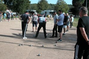 A INCARVILLE, LA PÉTANQUE ÉTAIT À L'HONNEUR CE 7 OCTOBRE !