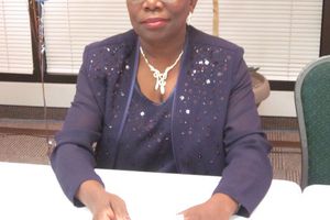 Marie-Léontine Tsibinda Bilombo (Écrivaine)