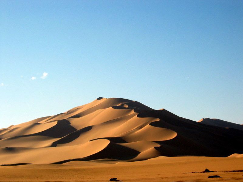 Voyage d'étude géobiologique dans le désert de l'Akakus en Décembre 2006 (pas chaud la nuit >-5°C et 30°C à midi)
aussi voyage à l'intérieur de soi...
énergies intéressantes....