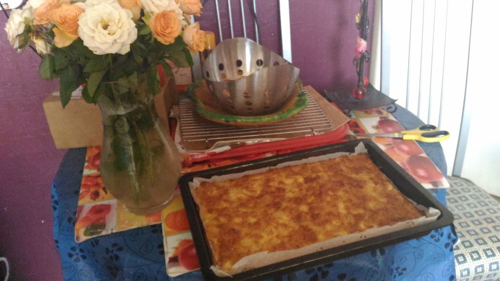 Brownie aux pommes caramélisées accompagnées de glacer et sa crème Anglaise