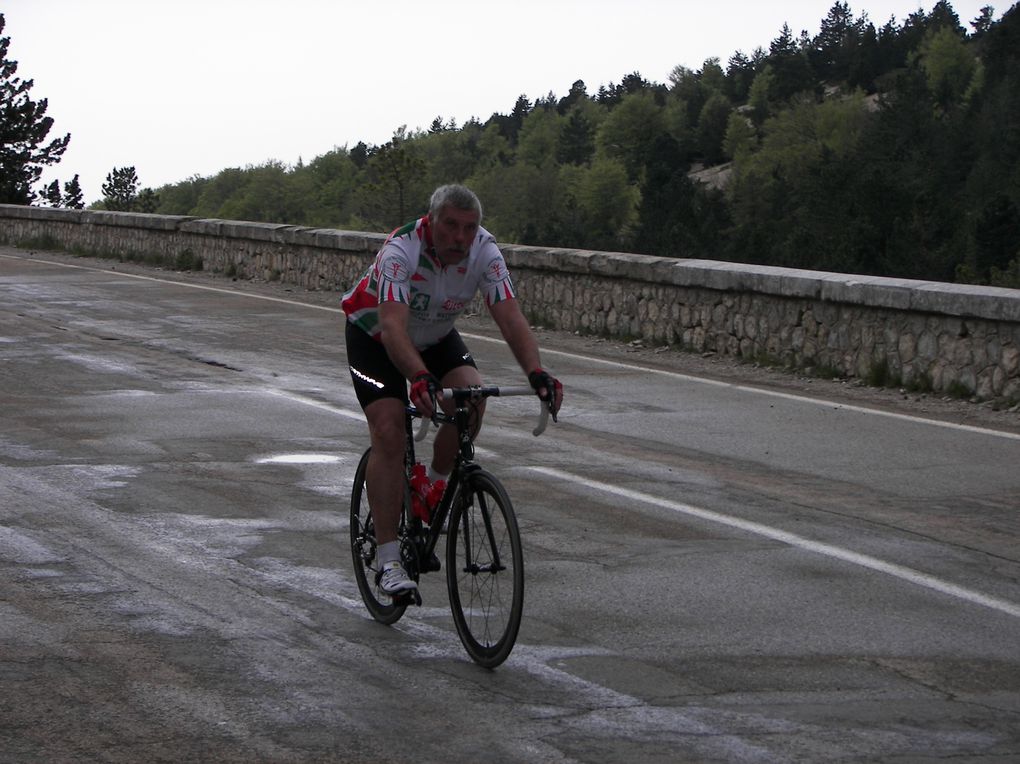 Album - Dimanche-23-mai-Gorges-de-la-Nesque-et-Ventoux-par-Sault