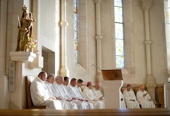 UN MESSAGE DE NOS ÉVÊQUES : DES MESSES POUR LA PAIX