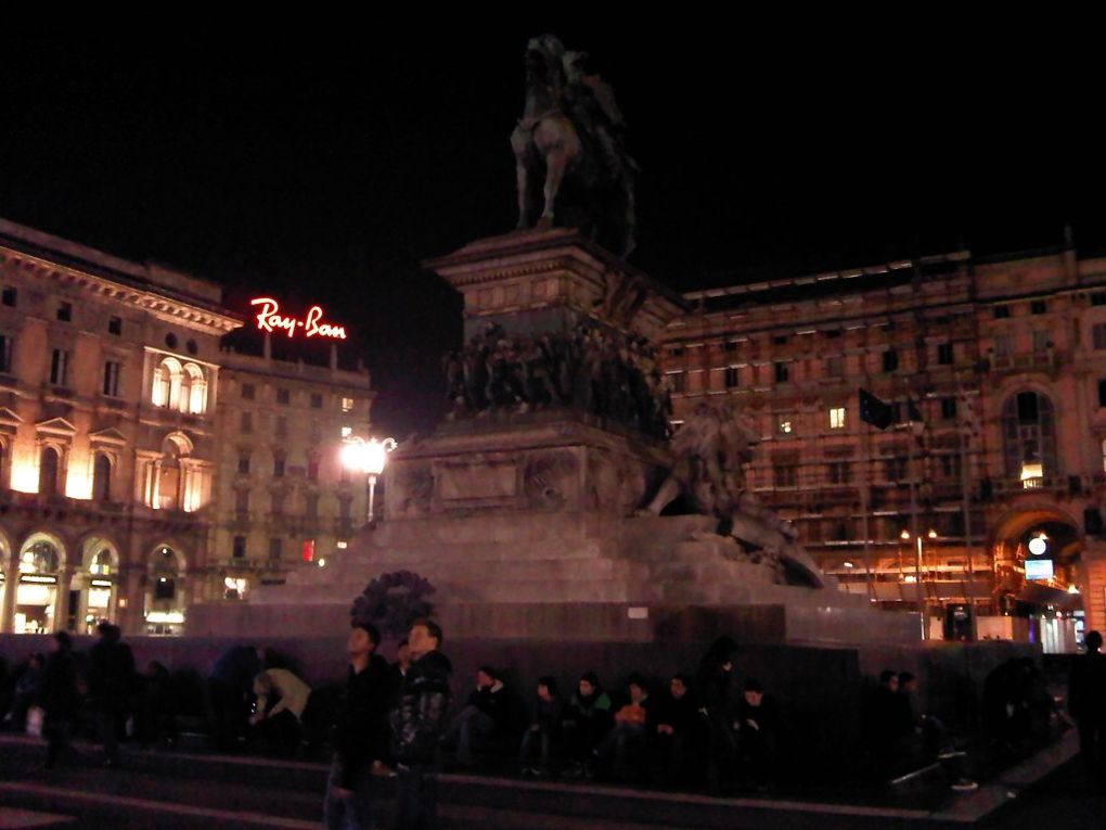 Photos prisent à Milan entre le 23 et le 29 mars.