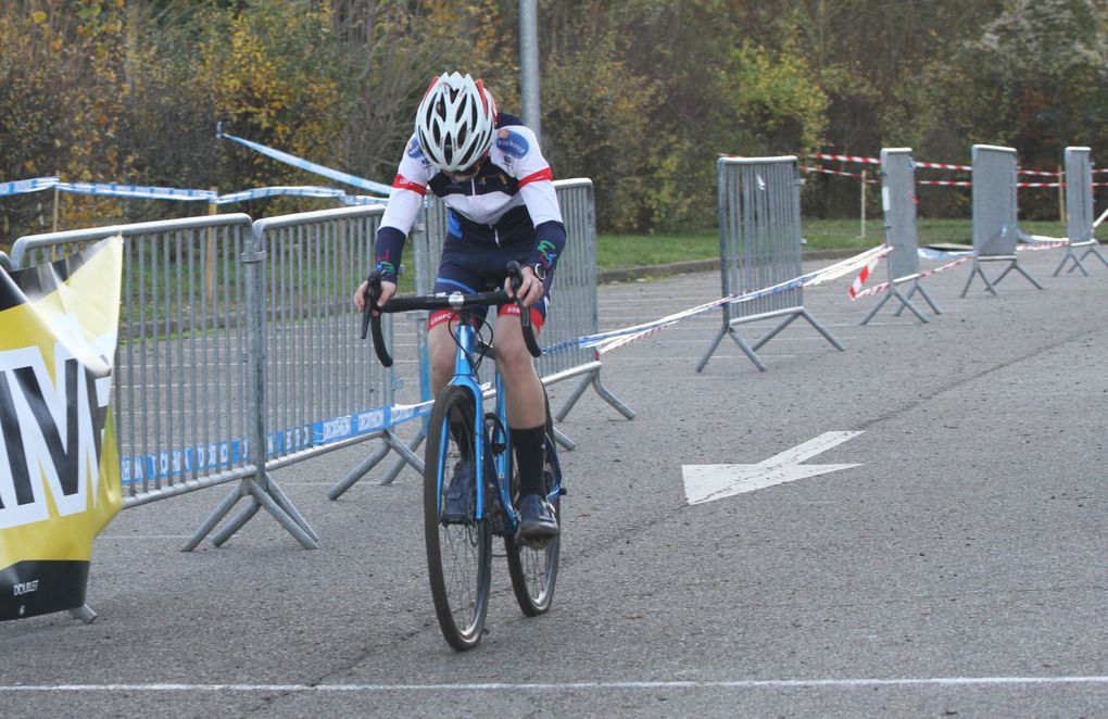 Album photos des U15 et des U17 au cyclo-cross de Maintenon (28)