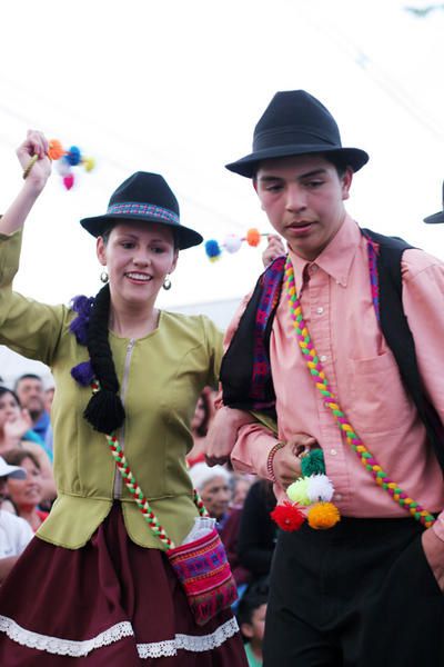 Musik und Cueca-Tanz von Claudina und Rede des Chefs der Kommunistischen Partei.