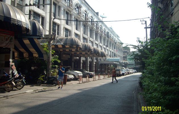 Bangkok, la route est  meurtrière  * * * * * * *