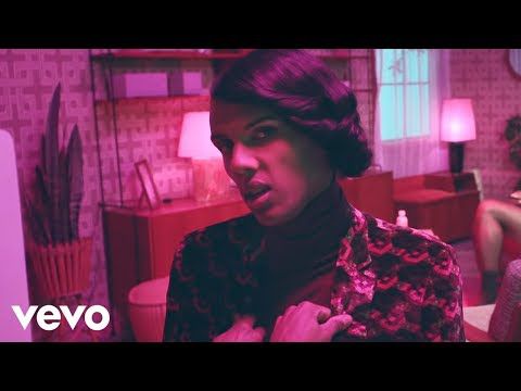 Découvrez le clip intégral de Tous les mêmes, chanson de Stromae.