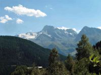 Sur le chemin du retour, la chapelle Saint Roch. A l'arrivée, de nouveau le mont Pourri et ses glaciers. La trace GPS de notre randonnée.