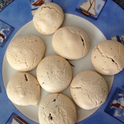 Recette de petites meringues au pépites de chocolat 