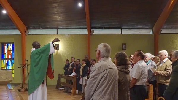 en attendant un compte-rendu écrit, dans les jours qui viennent d'autres photos viendront  enrichir le diaporama