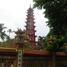 Voyage au Vietnam.... Cinquième jour, dernières visites à Hanoi puis envol pour Hue. 