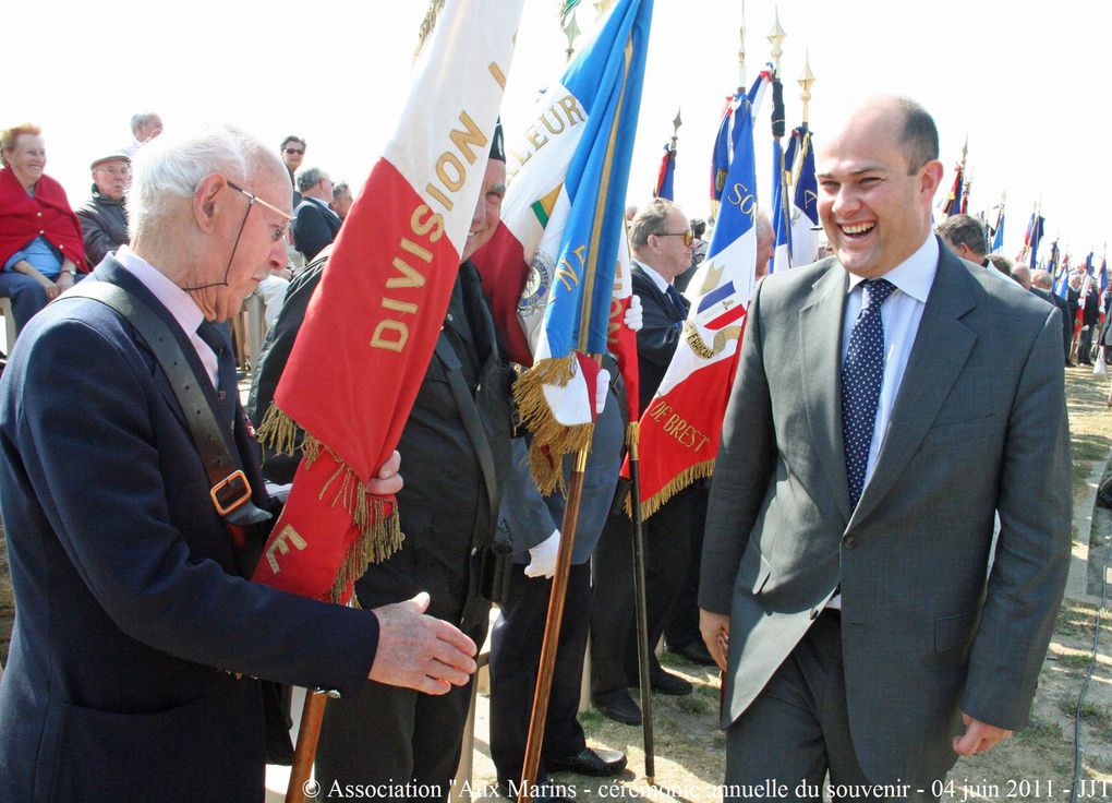 Samedi 4 juin 2011,Cérémonie du souvenir à la mémoire de tous les marins disparus organisée par l'association "Aux Marins" au Mémorial National des marins morts pour la France de la Pointer Saint Mathieu en Plougonvelin (Pays d'Iroise) (2ème p